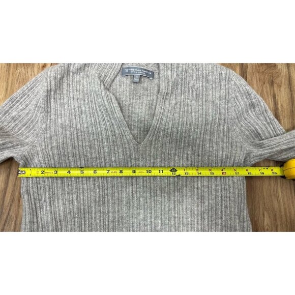 TSE For Neiman Marcus Women’s Cashmere Sweater Size Medium Gray - Picture 4 of 6